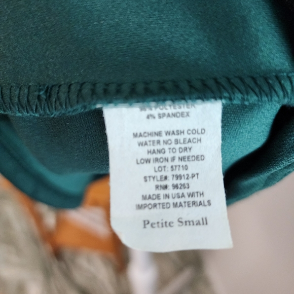 NWT Tiffany and Grey Sleeveless Blouse Small Petite - Picture 6 of 8